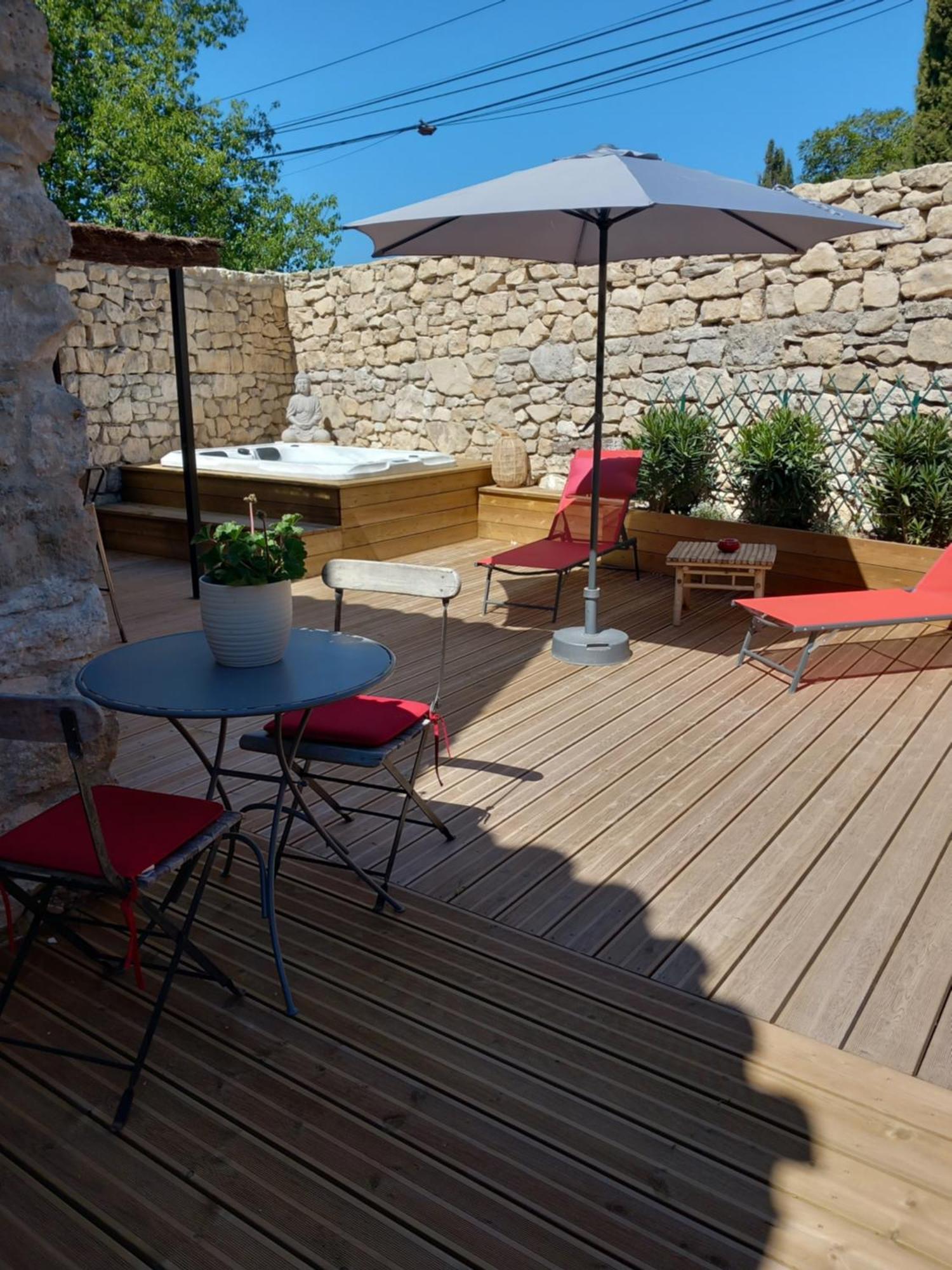 Chez Daniele Chambre Avec Jacuzzi Et Terrasse Privee Murs  Extérieur photo