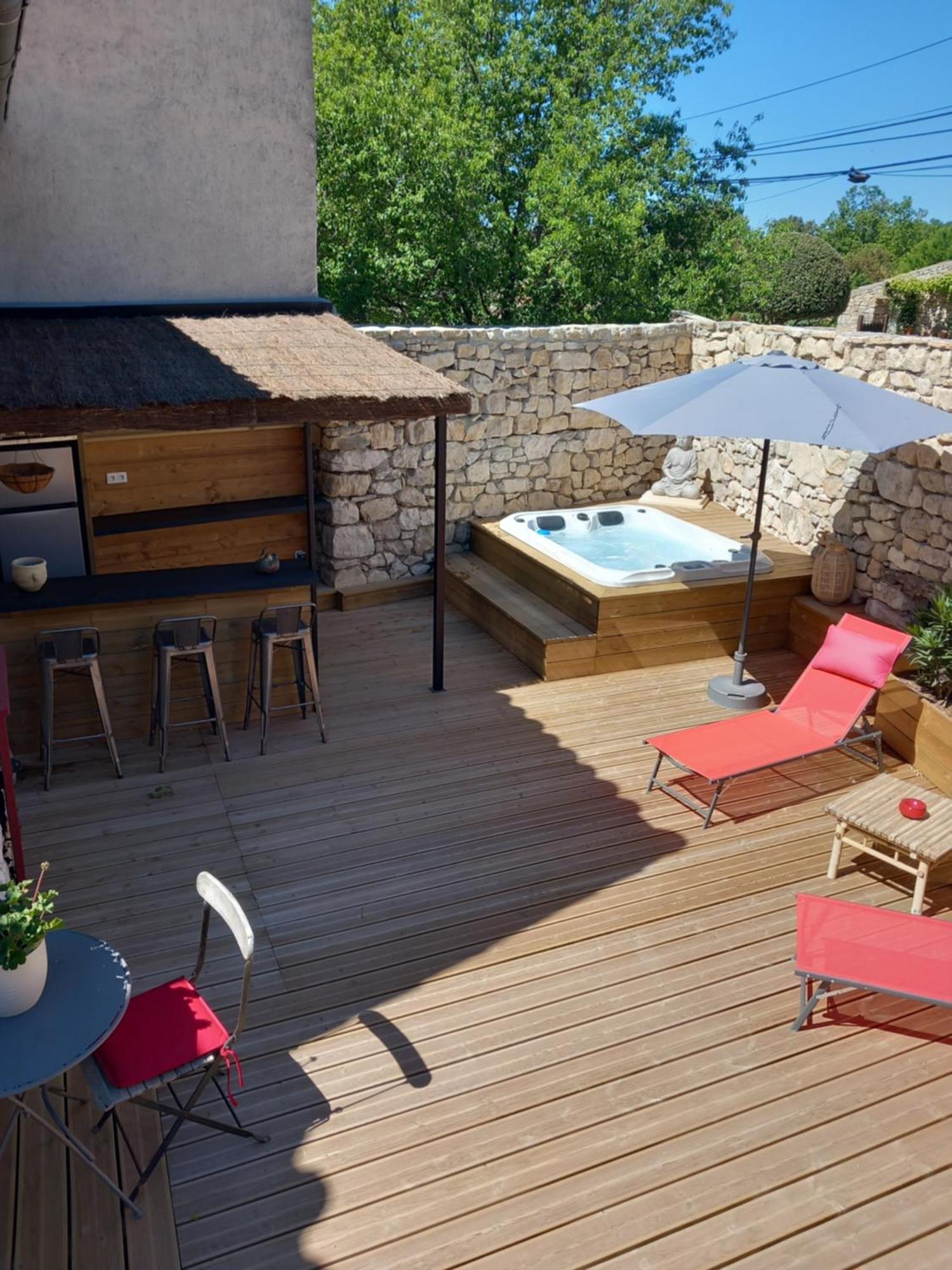 Chez Daniele Chambre Avec Jacuzzi Et Terrasse Privee Murs  Extérieur photo